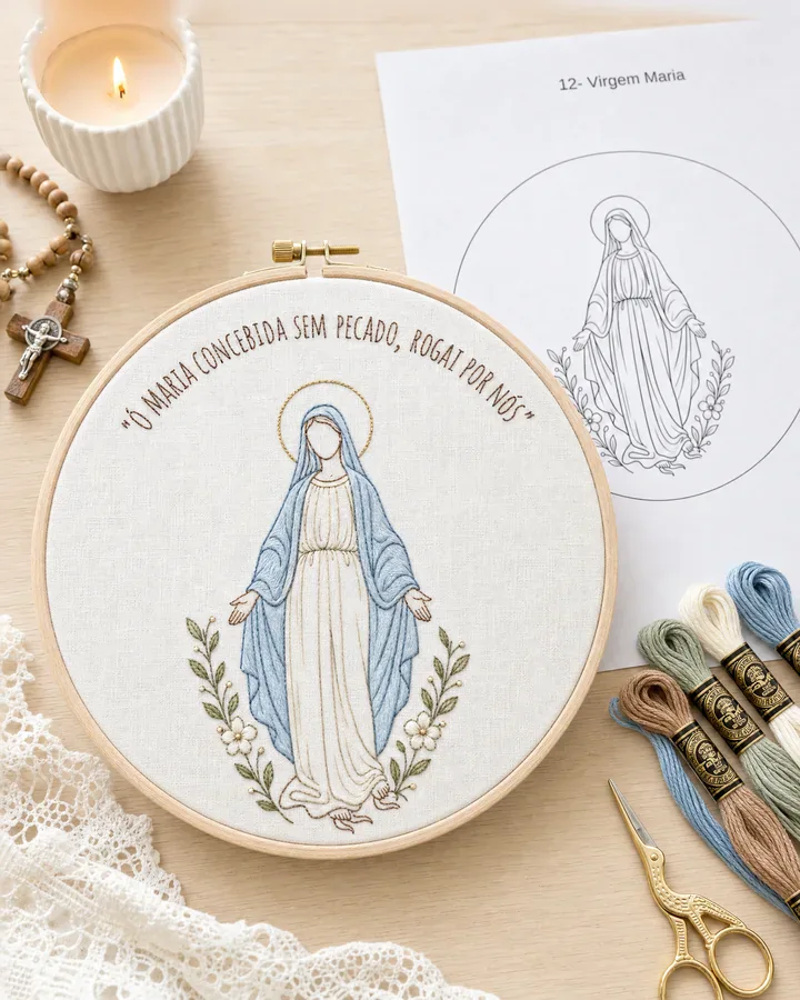 Virgem Maria da Medalha Milagrosa bordada à mão, com a oração em arco